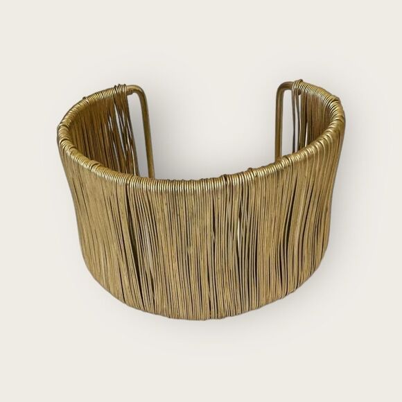 Wide open gold plated wire cuff bracelet - Picture 7 of 8